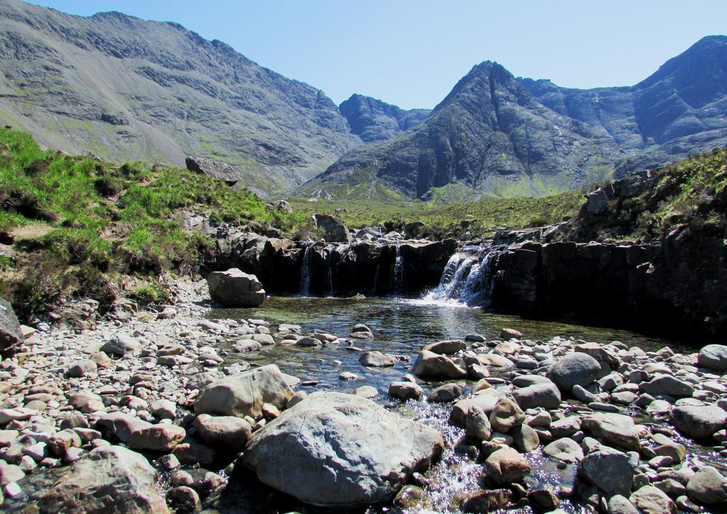 Waterfall View Milovaig Luaran gambar